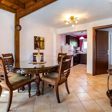 Archagelos House Apartamento Potos