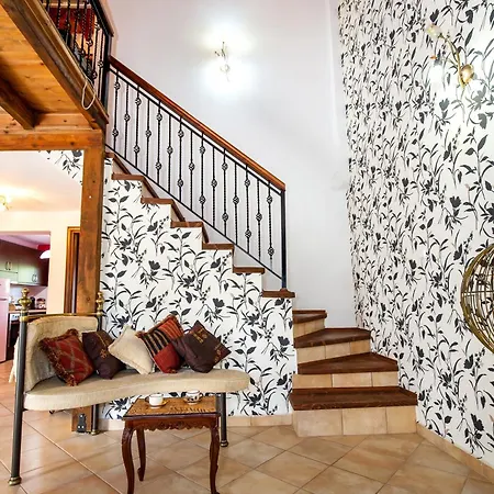 Archagelos House 公寓 *